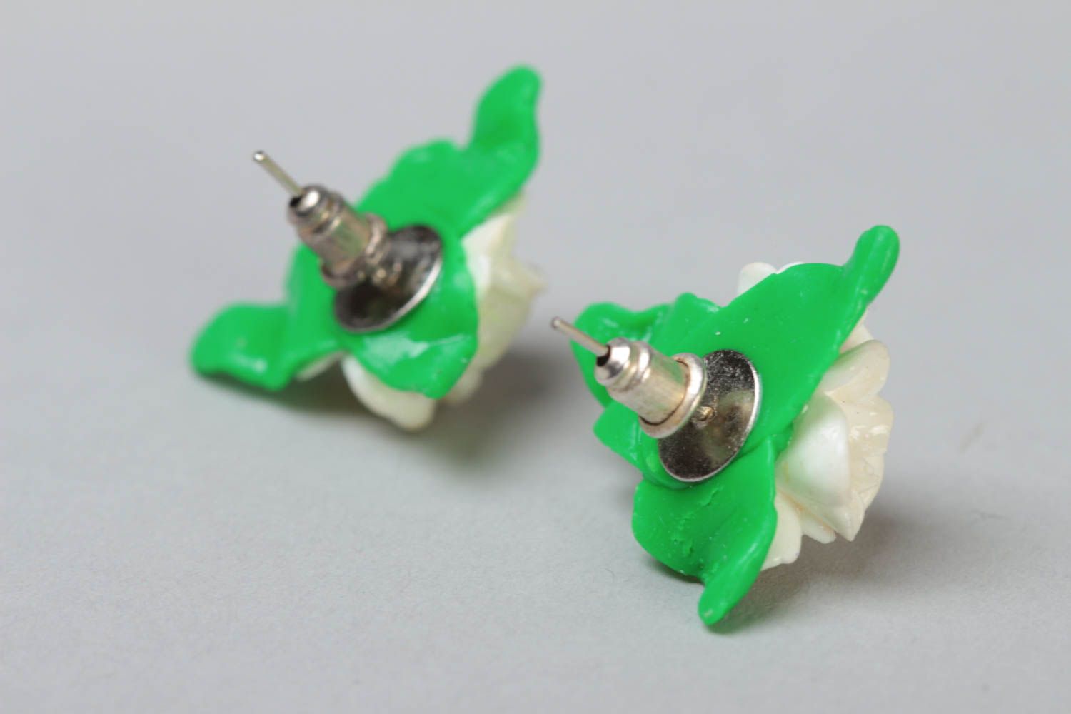 Handmade tender small white and green polymer clay flowers stud earrings  photo 3