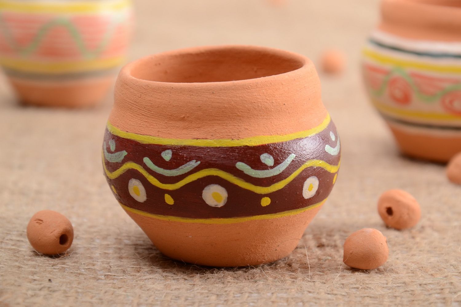 Petit vase en argile naturelle peint de couleurs fait main joli décoratif 10 cl photo 1