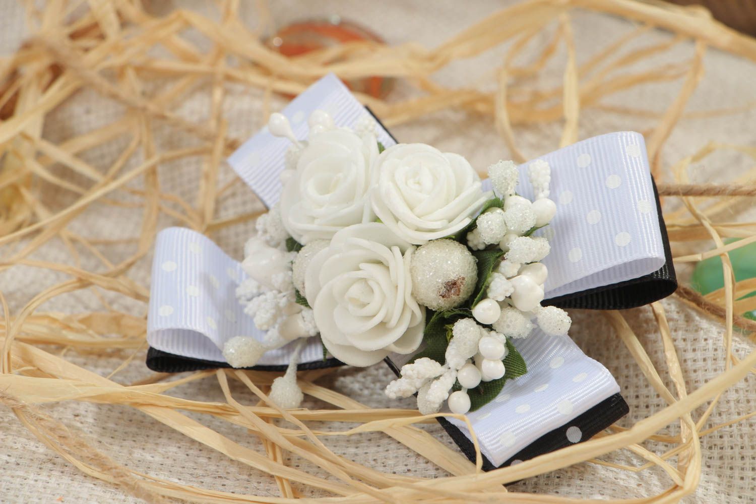Handmade Haargummi Schleife mit Blume aus Ripsbändern Kopfschmuck weiß schwarz foto 1