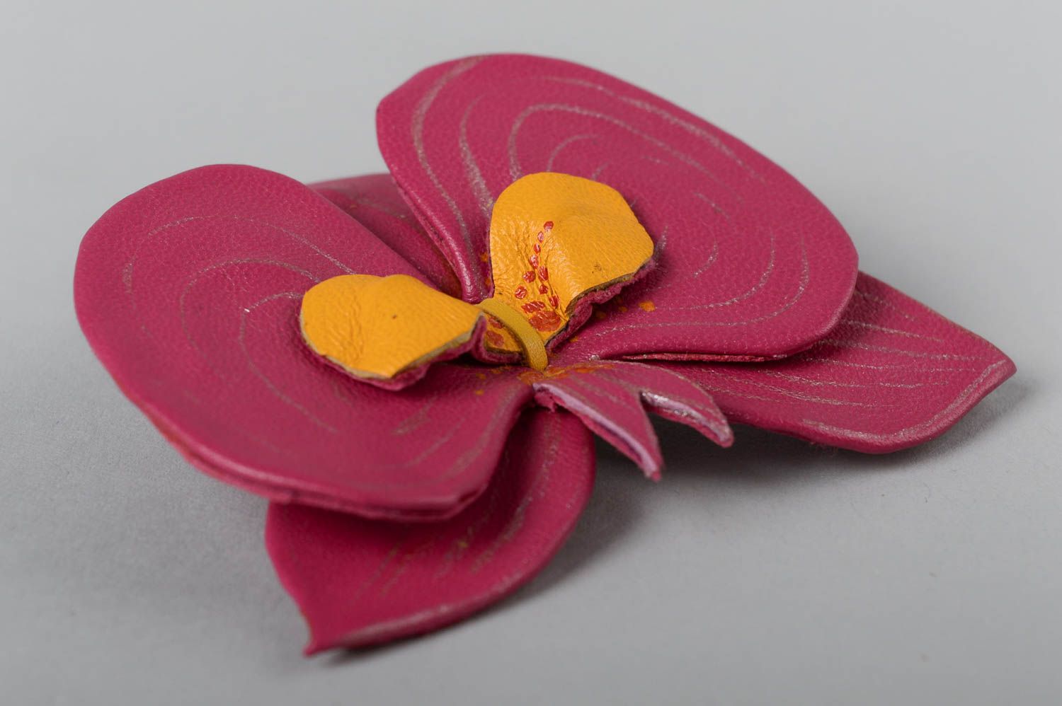 Broche en cuir fait main Broche fantaisie Accessoire femme orchidée rose photo 2