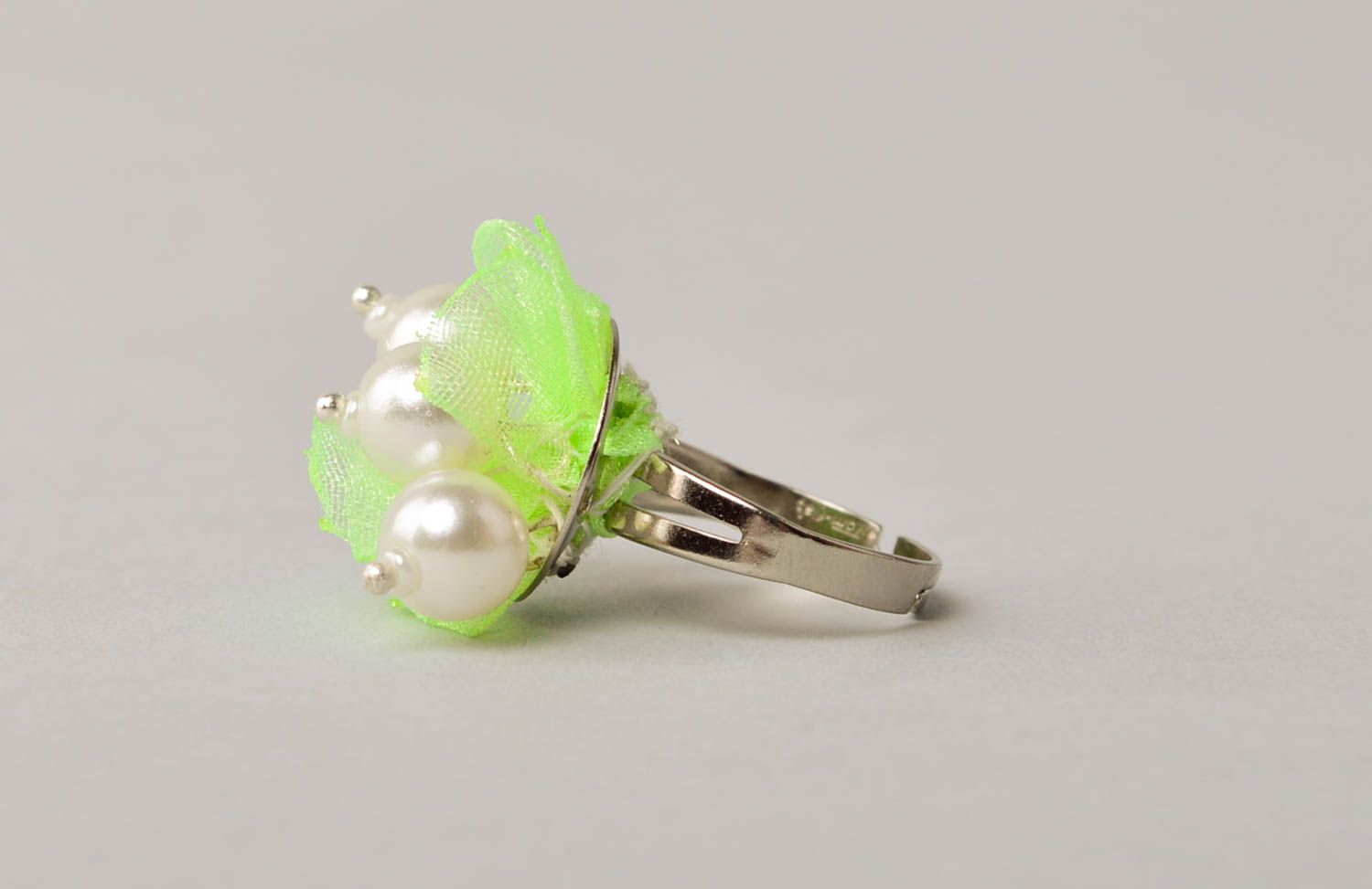 Красивое кольцо ручной работы необычное кольцо салатовое женское кольцо фото 4