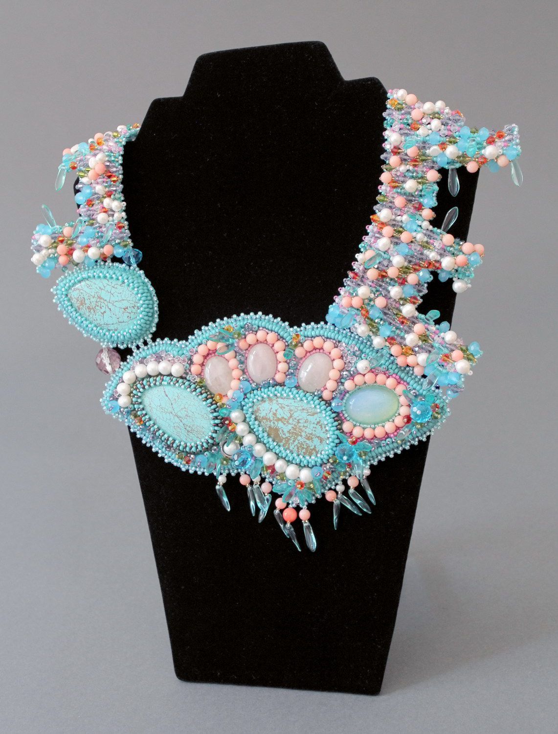 Collar de perlas, corales, abalorios, cristales Swarovski “Toque suave” foto 5