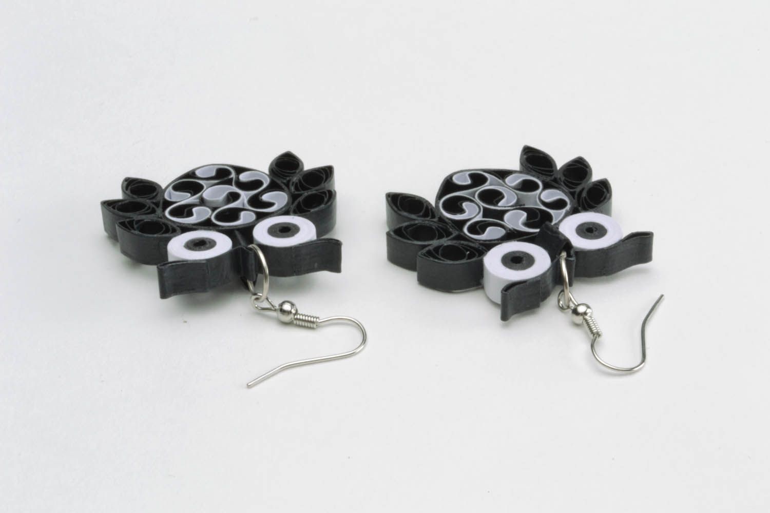 Earrings made using quilling technique photo 3