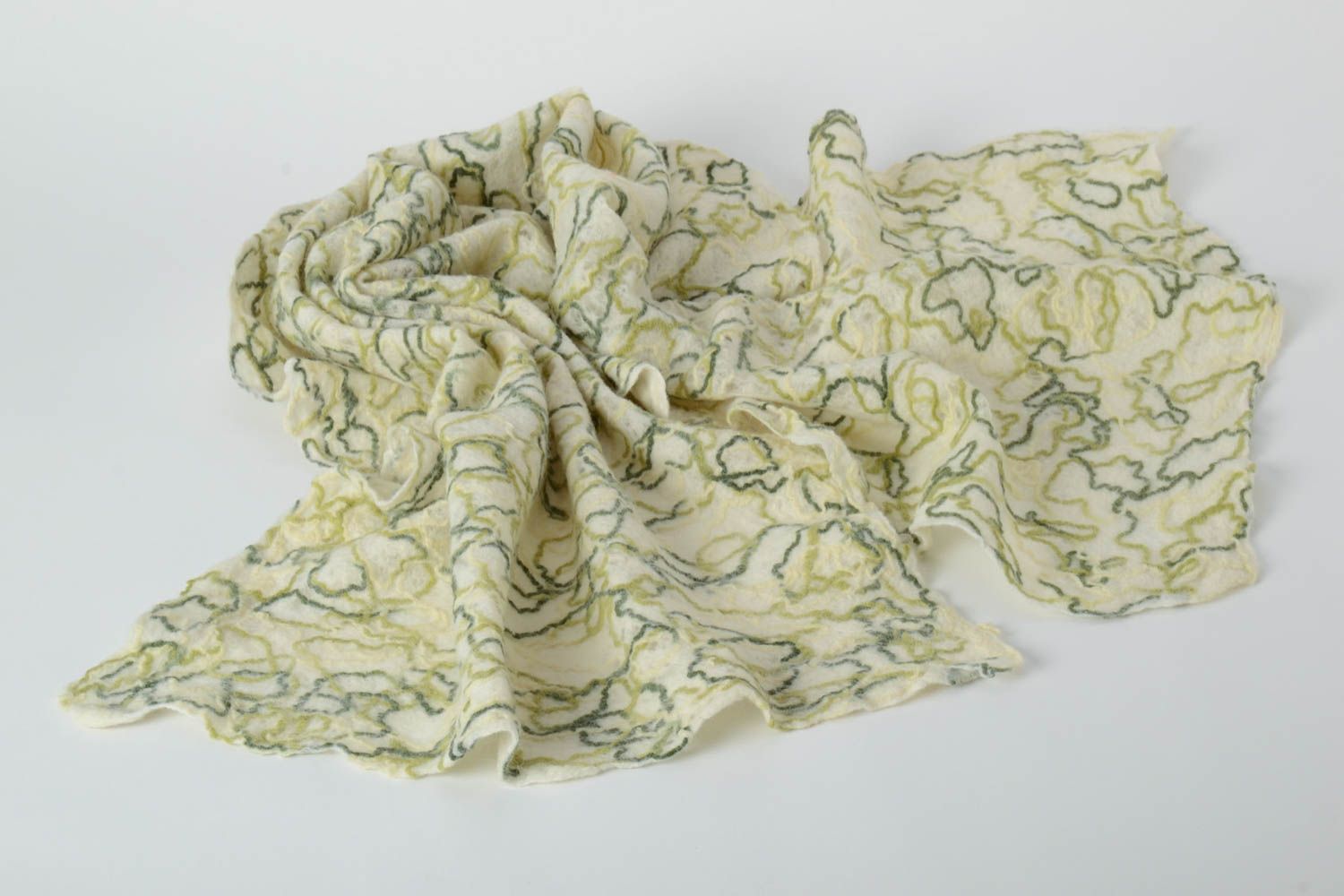 Handmade gefilzter Schal Frauen Accessoire Geschenk für Frau Damen Schal hell foto 4