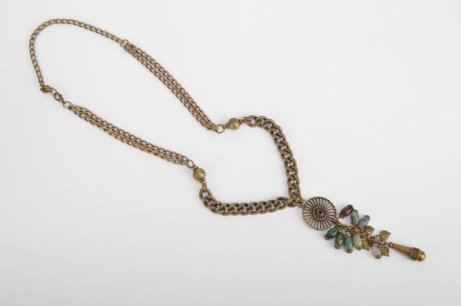 Künstlerische schöne handgeschaffene Metall Halskette mit Perlen modisch grell foto 2