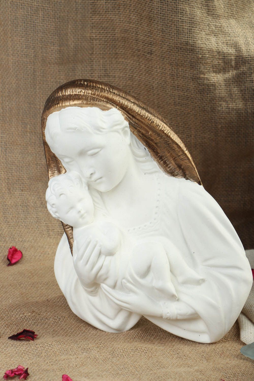 Designer plaster miniature Madonna with baby photo 4