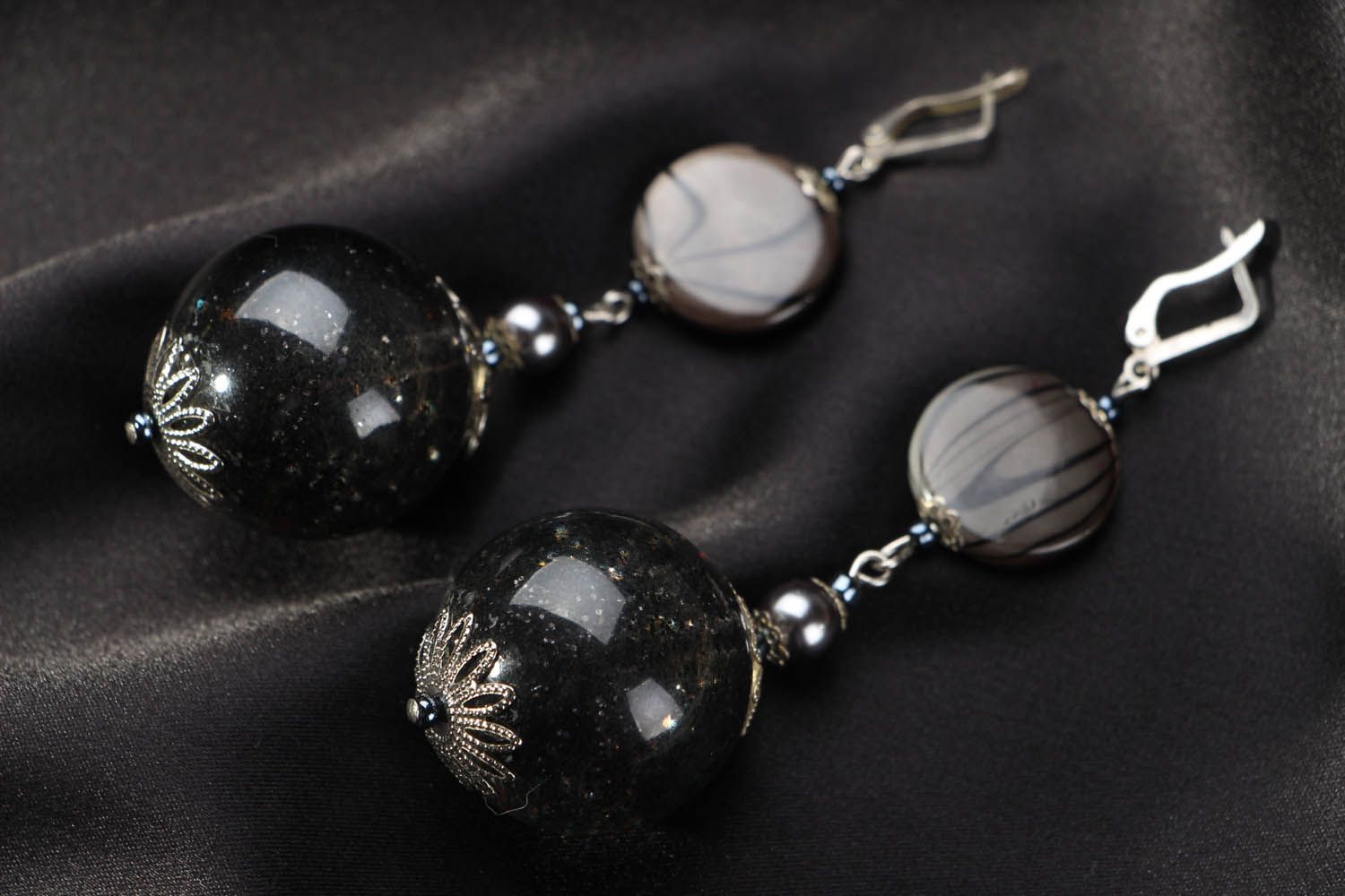 Earrings with pearl beads  photo 1