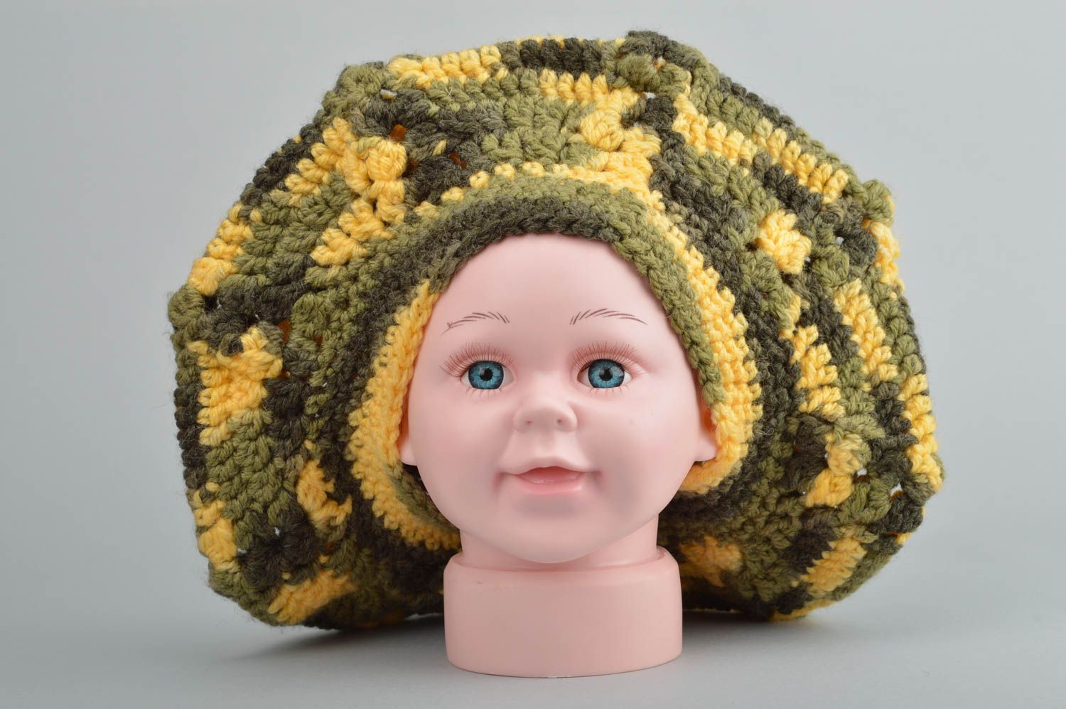 Béret tricoté à la main au crochet vert jaune en laine original pour femme photo 1