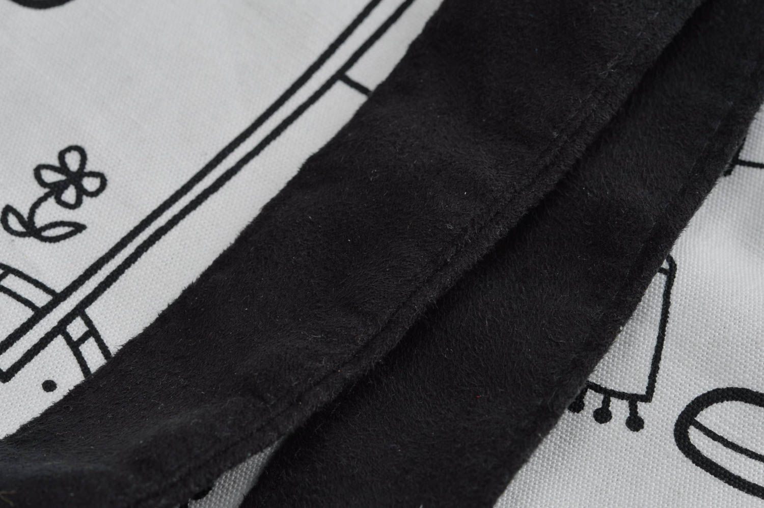 Sac à main en suède artificiel et coton fait main noir blanc avec impression photo 5