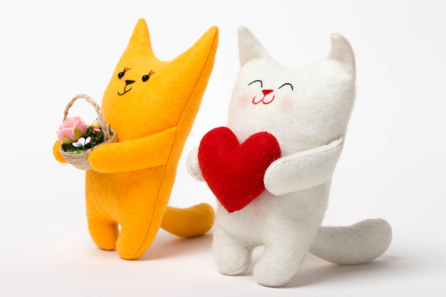 Peluches chats blanc et jaune Jouets faits main en feutre Cadeau original 2 pcs photo 2