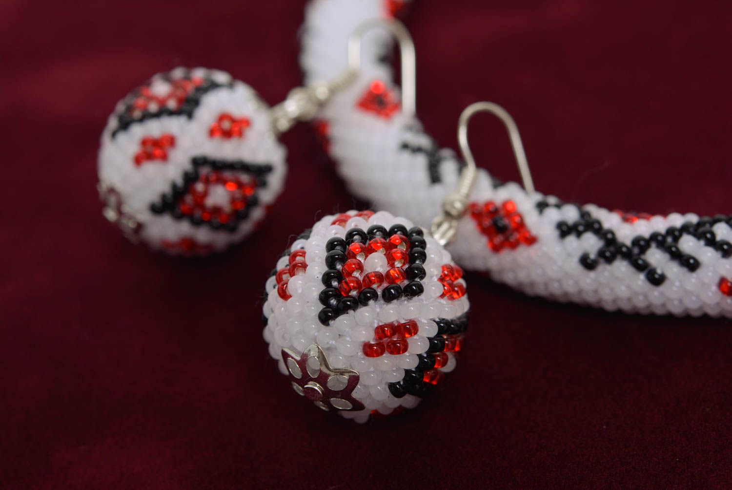 Set of handmade bead woven jewelry in ethnic style cord necklace and earrings photo 2
