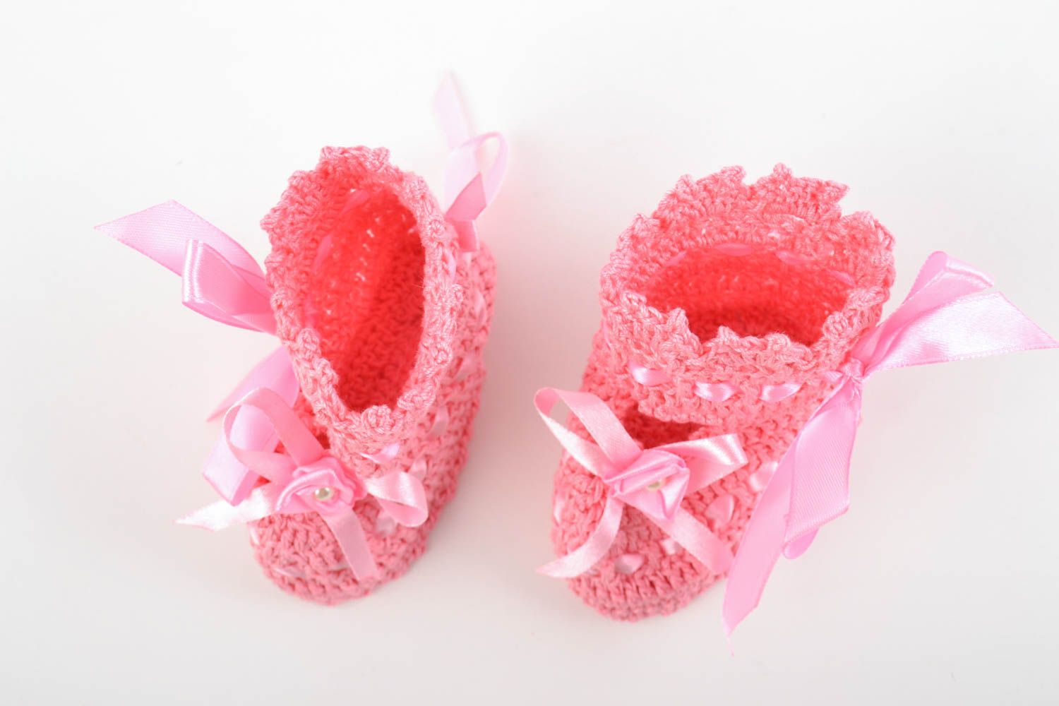 Handmade bright pink crocheted baby girl shoes with satin ribbons lacy booties photo 5