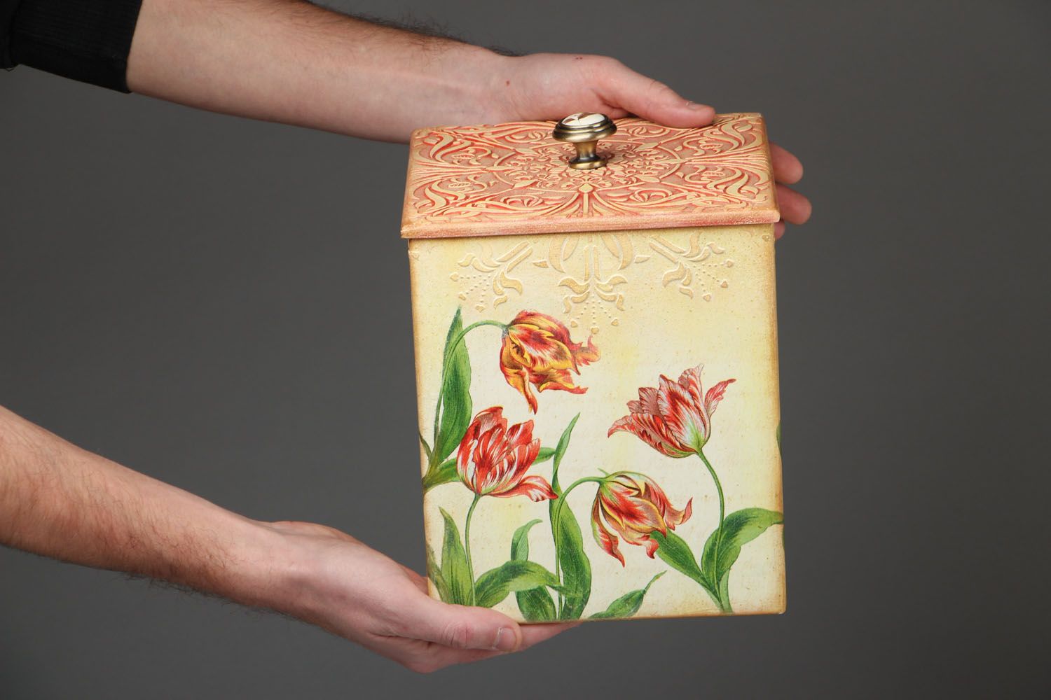 Boîte en bois décorée de peinture Tulipes photo 4