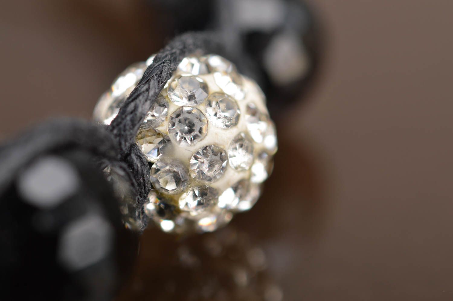 Bracelet tressé avec perles fantaisie noires et strass fait main bijou photo 4