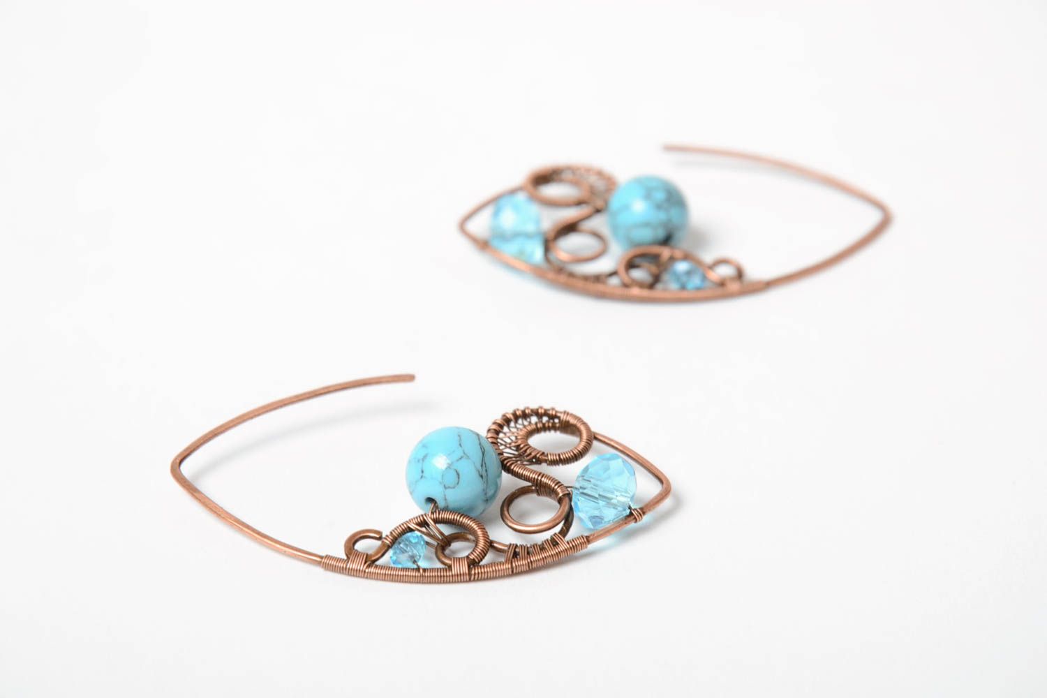 Handmade copper wire wrap earrings with natural turquoise and quartz beads photo 3