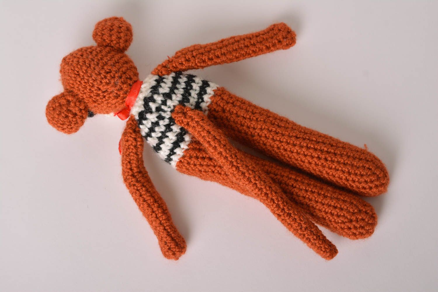 Мягкая игрушка ручной работы детская игрушка обезьянка  длинная игрушка крючком фото 2