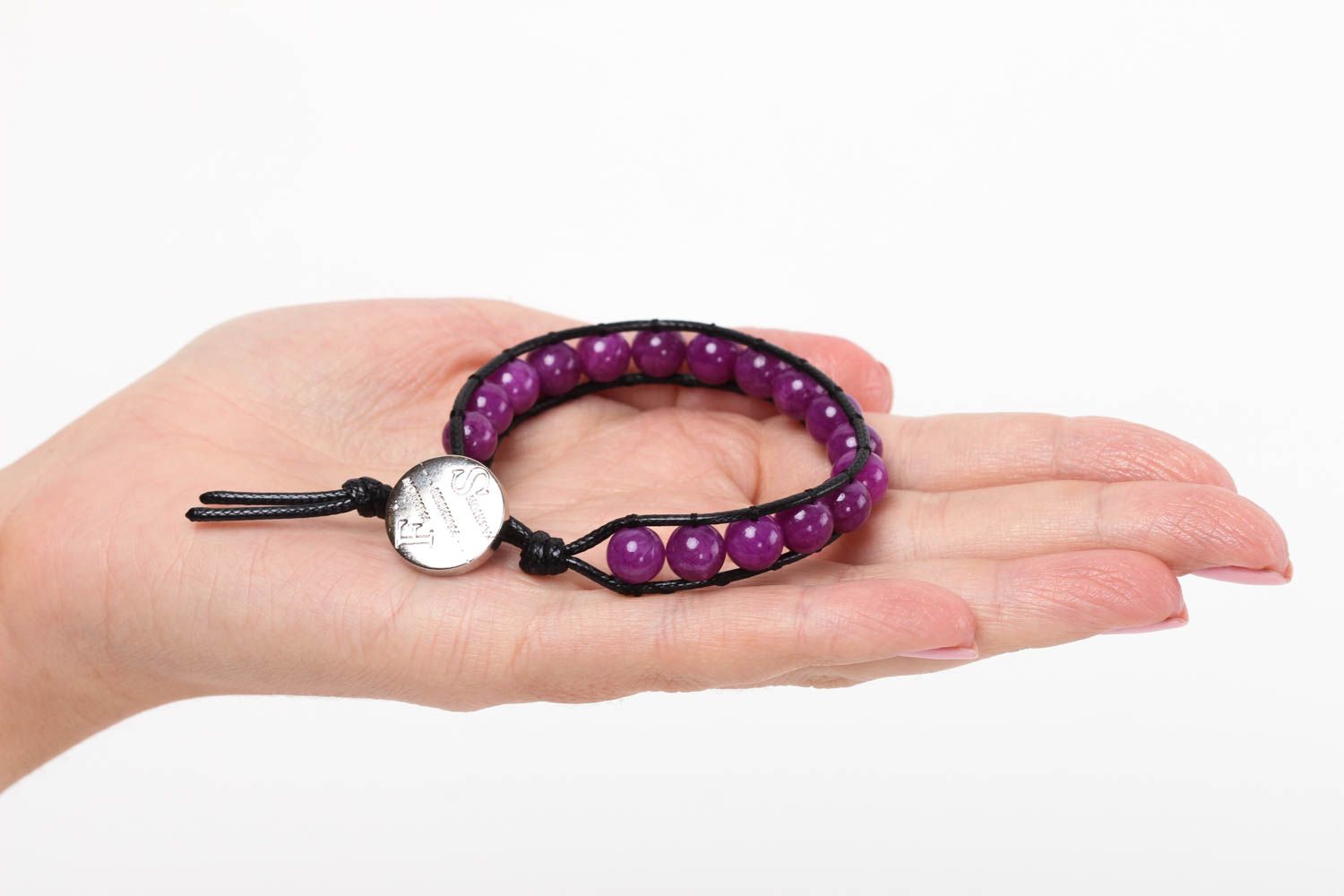 Armband handmade Edelstein Schmuck schönes Armband Frauen Accessoire violett  foto 4