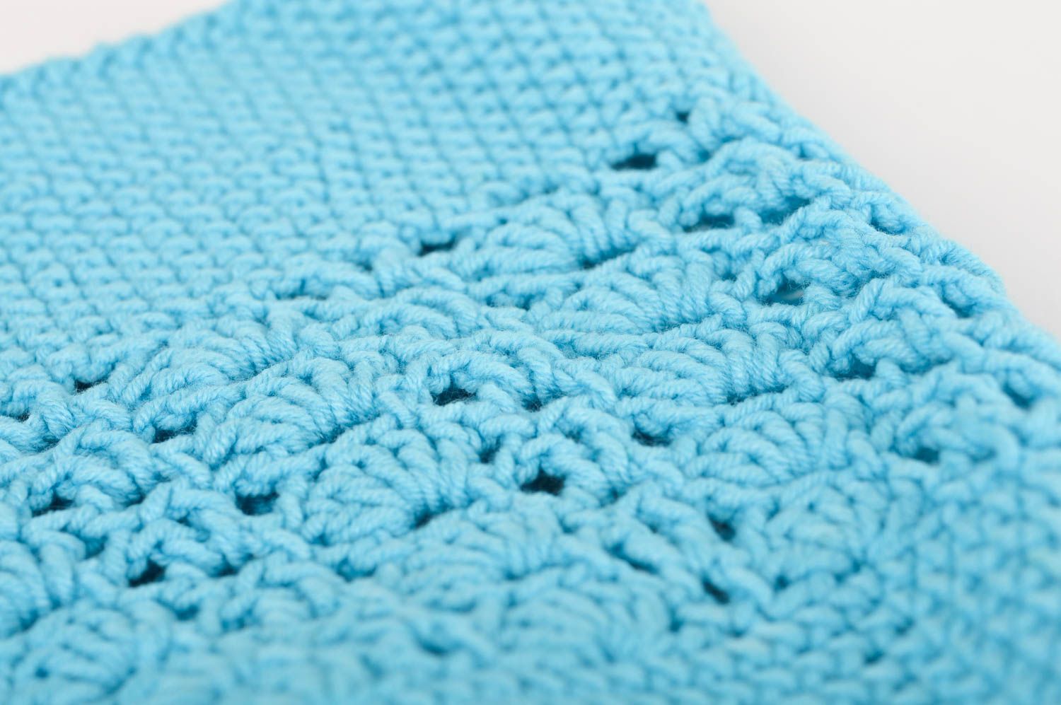Bonnet tricot fait main Chapeau au crochet bleu ciel design Vêtement enfant photo 4
