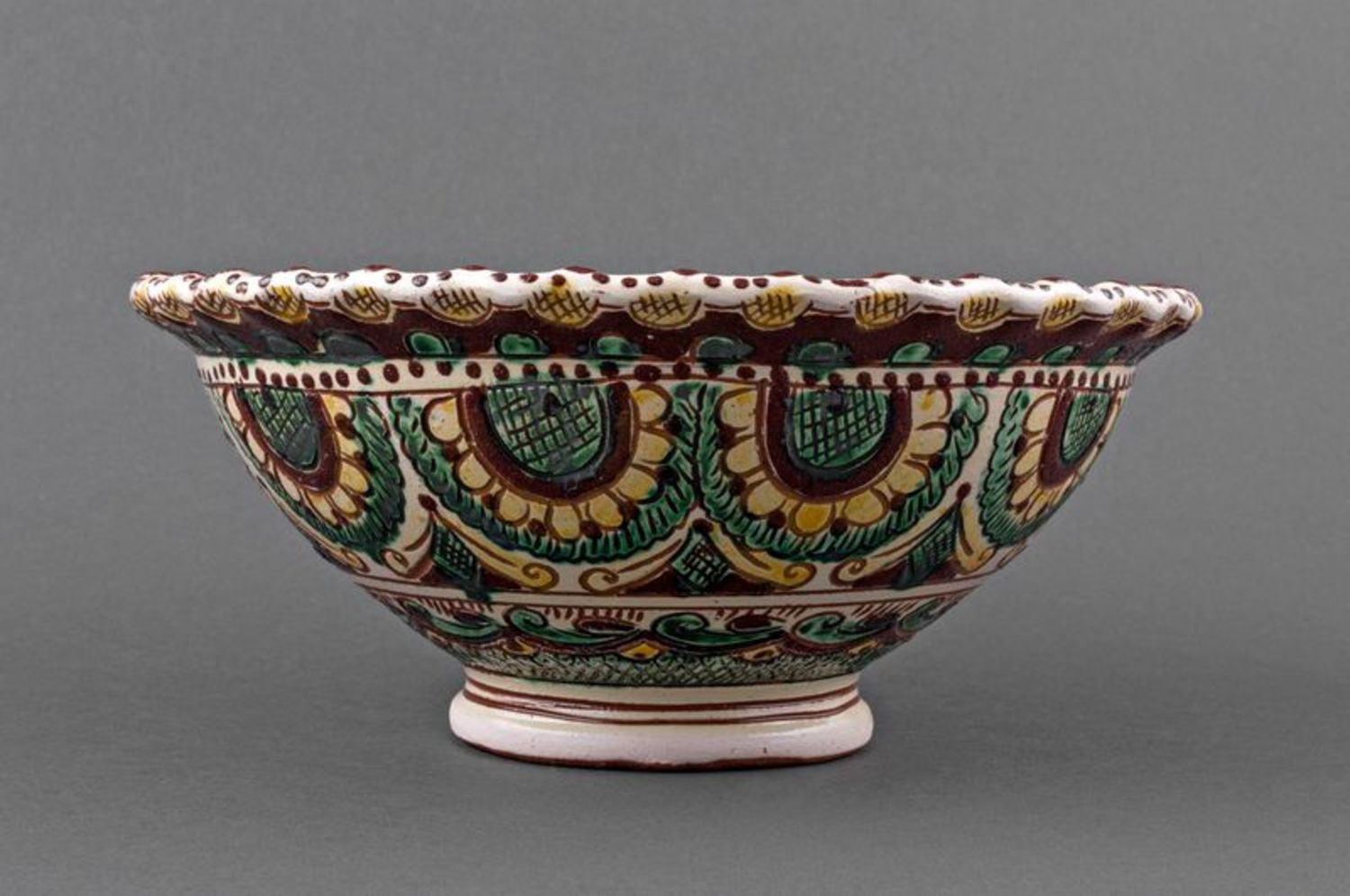 Decorative ceramic bowl photo 4