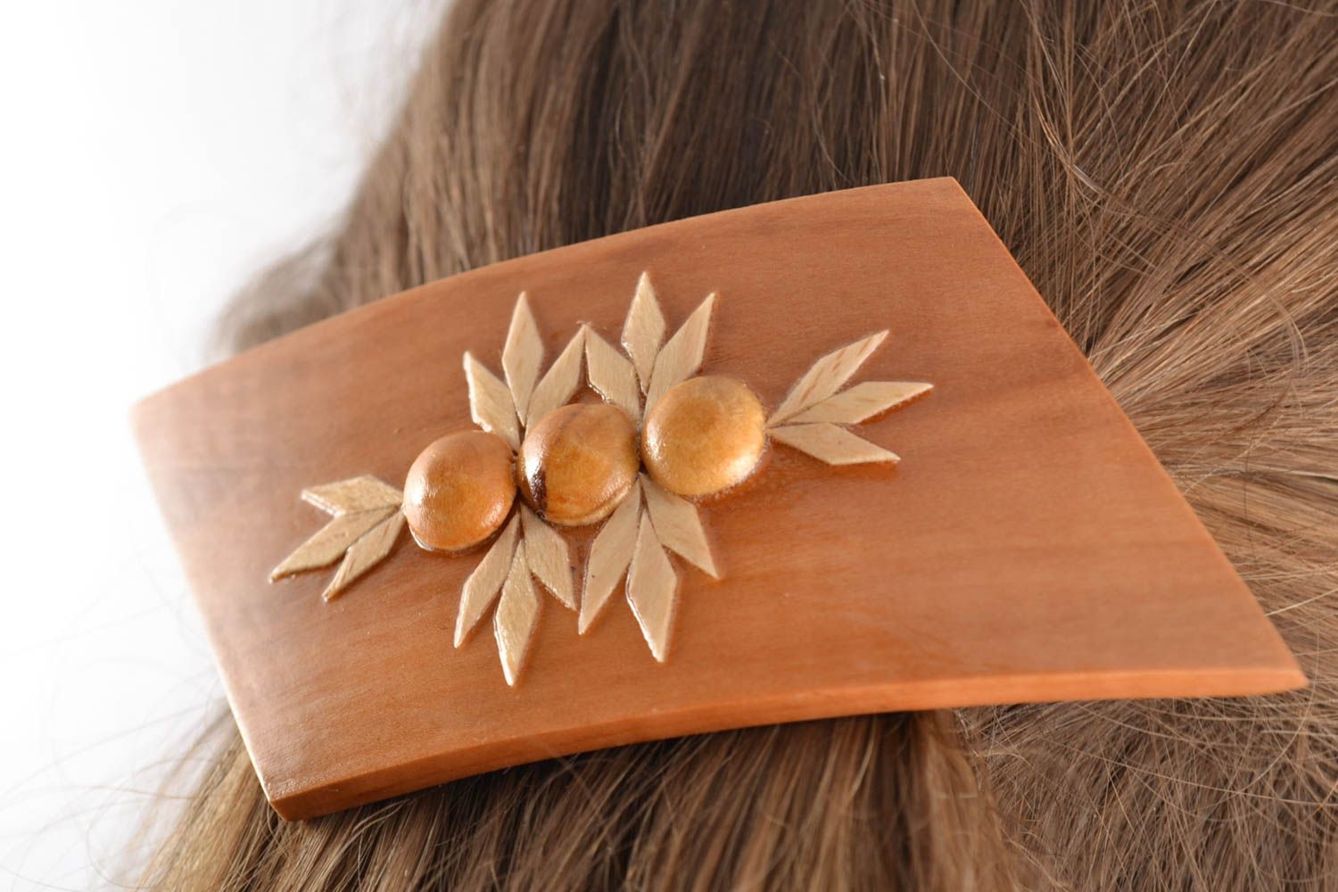 Schöne originelle handmade Haarspange aus Holz in Braun Haarschmuck für Mädchen foto 1