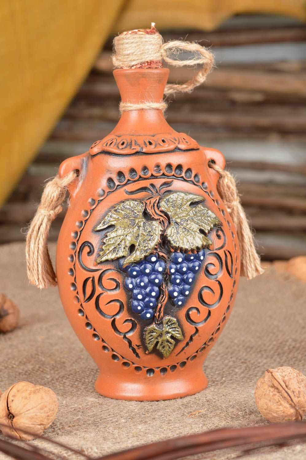 Botella de cerámica hermosa original hecha a mano con borlas para 400 ml foto 1