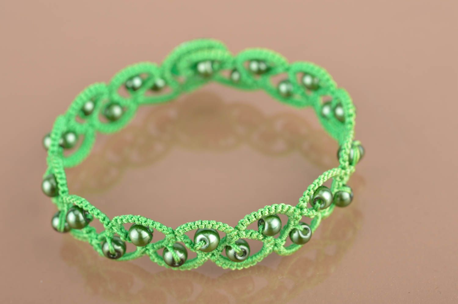 Bracelet frivolité en fil de satin avec perles fantaisie fait main vert photo 3