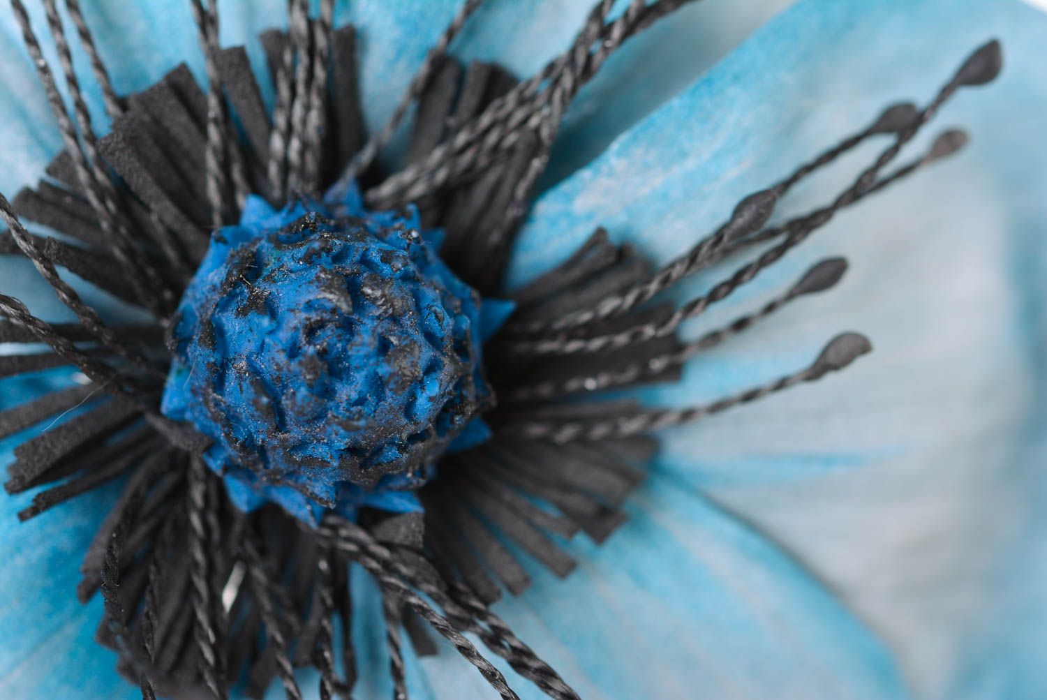 Брошь ручной работы голубой цветок из фоамирана дизайнерское украшение фото 5