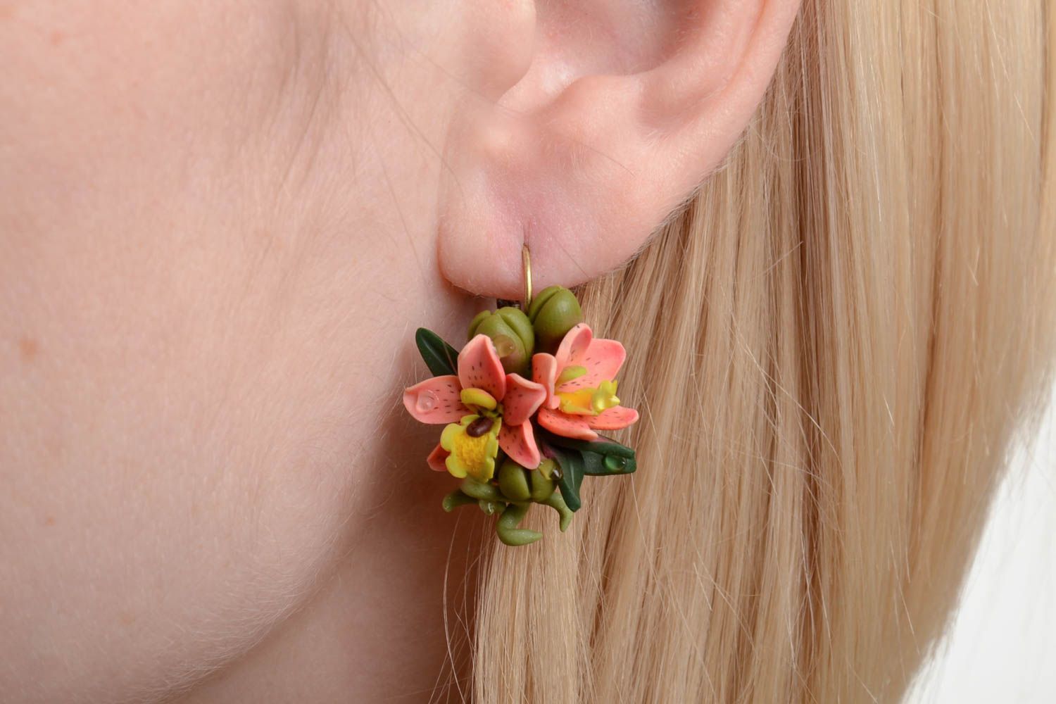 Handmade designer small tender floral pink and green polymer clay earrings photo 1