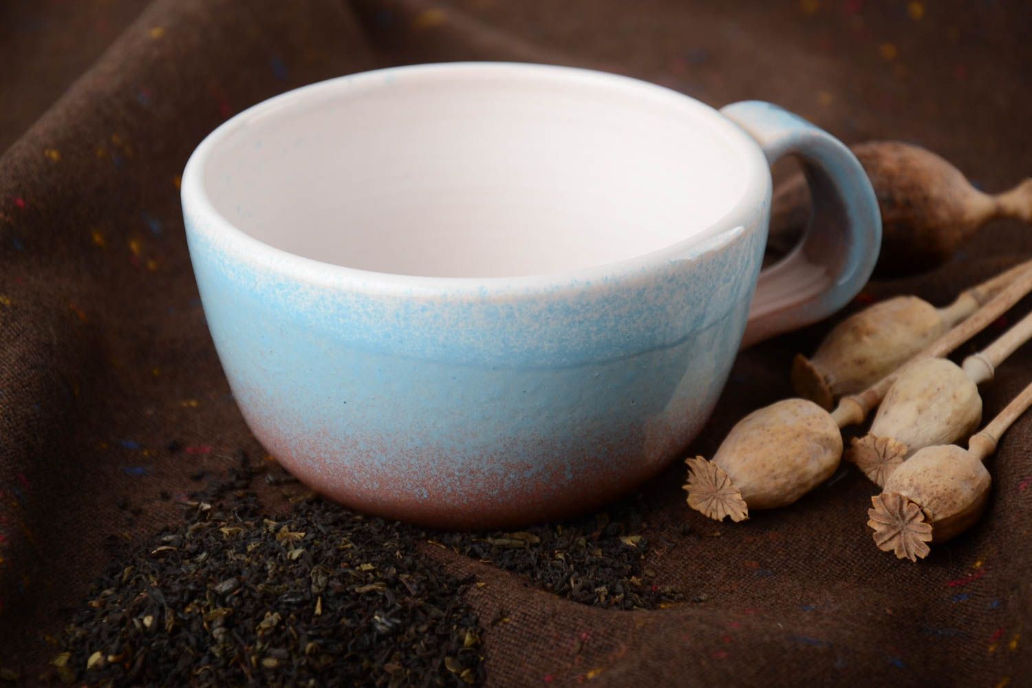Глиняная чашка ручной работы расписанная глазурью и эмалью большая чайная 350 мл фото 2
