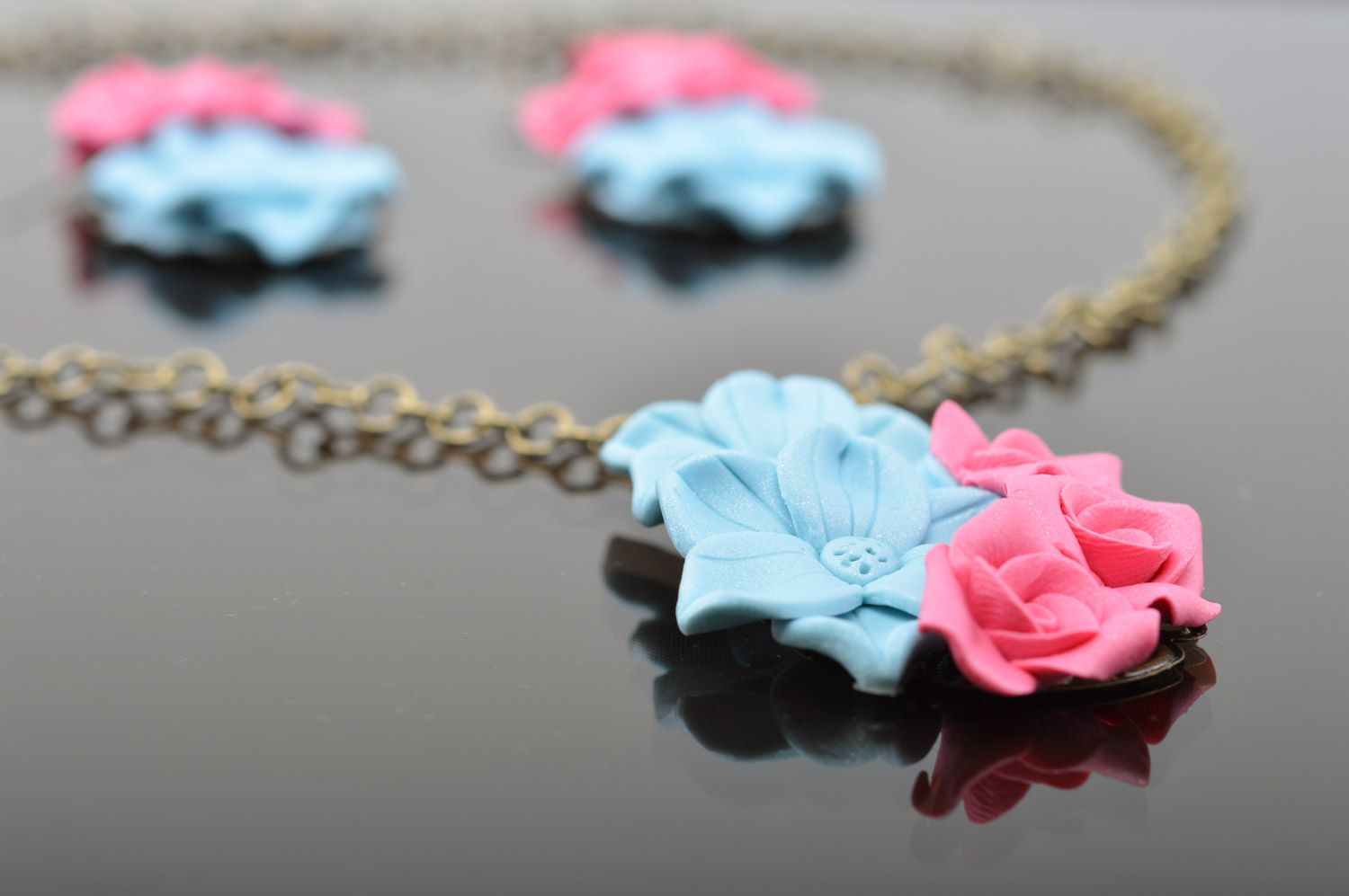 Bright handmade polymer clay flower jewelry set long earrings and pendant photo 2