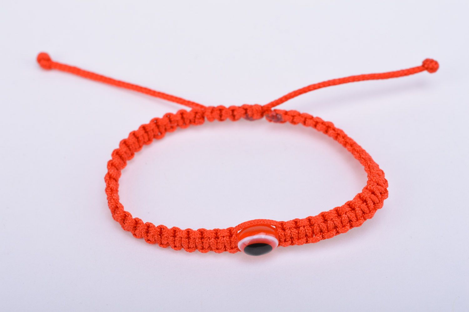 Bracelet fait main en fils avec perle contre le mauvais œil rouge simple photo 2