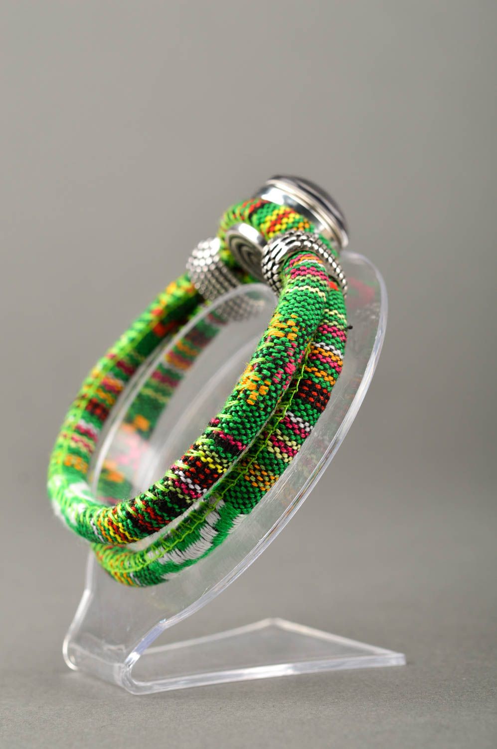 Bracelet tressé en coton Bijou fait main design insolite Cadeau pour femme photo 2