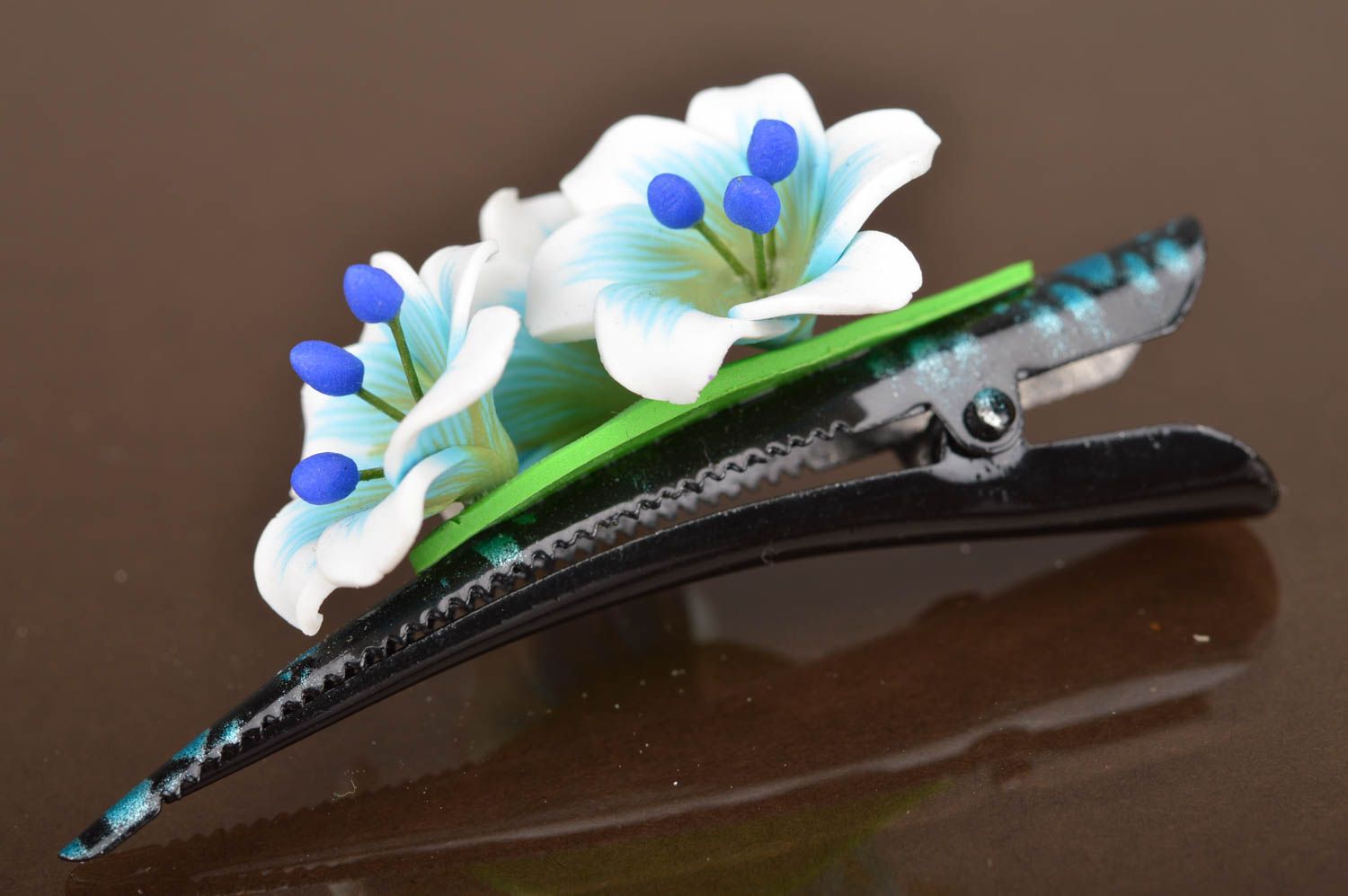 Handmade designer metal hair clip with 3 polymer clay white and blue flowers photo 5