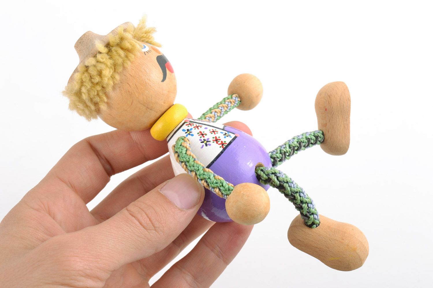 Красивая деревянная игрушка Казак в этно-наряде хэнд мэйд расписная для детей фото 2