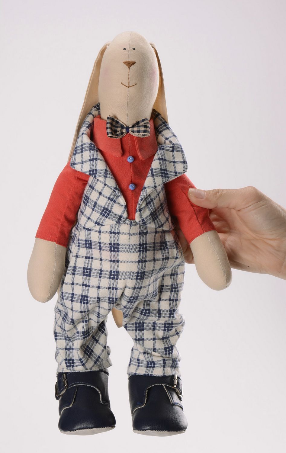 Boneca Coelho em um terno xadrez  foto 2