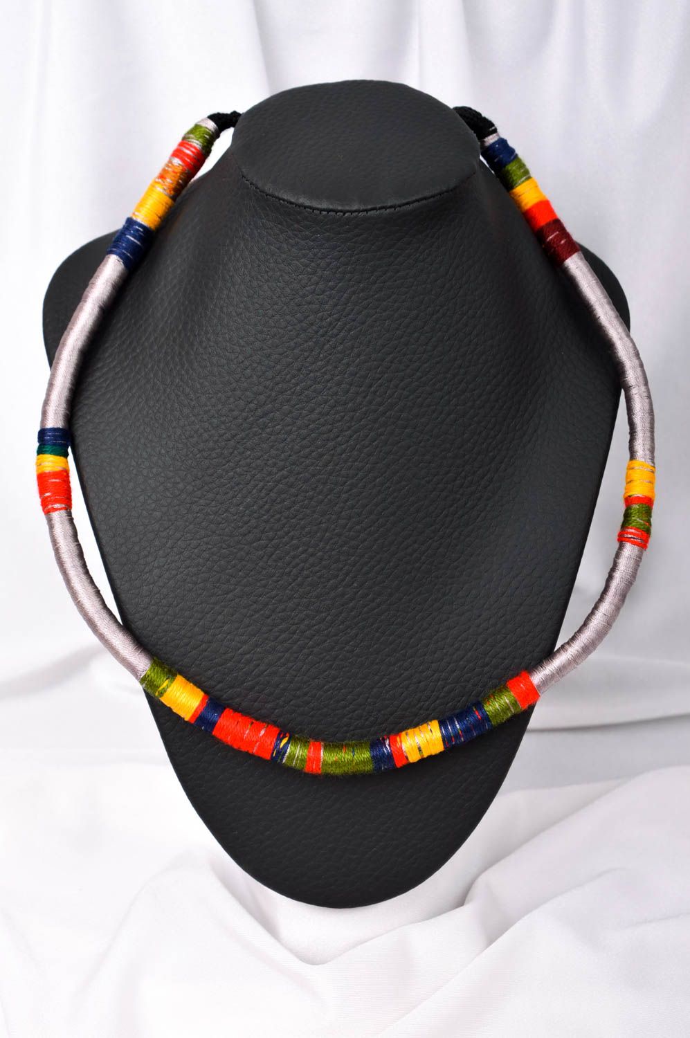 Collier textile Bijou fait main multicolore massif Accessoire femme design fils photo 1