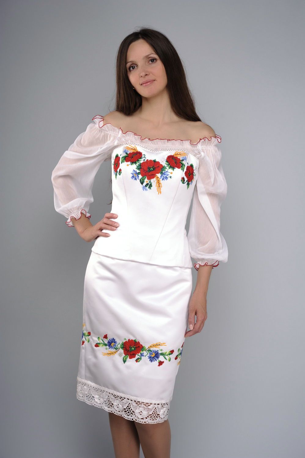 Costume blanc femme style ethnique photo 3