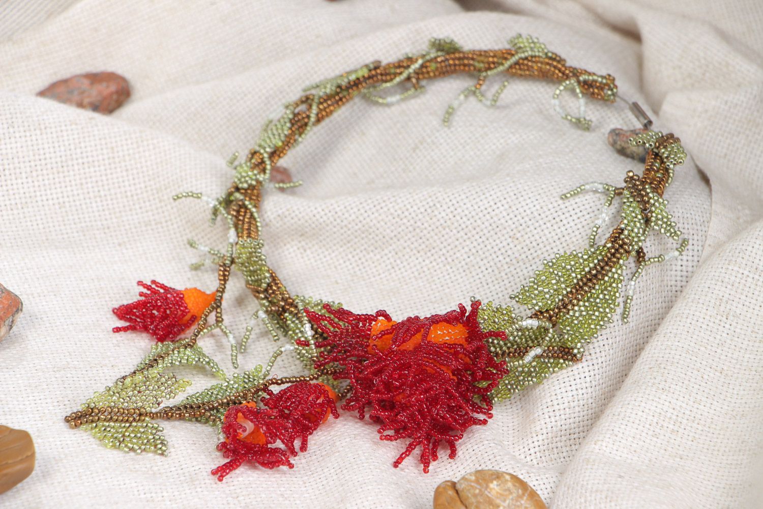 Красочное ожерелье из бисера в виде жгута с речным жемчугом ручной работы  фото 1