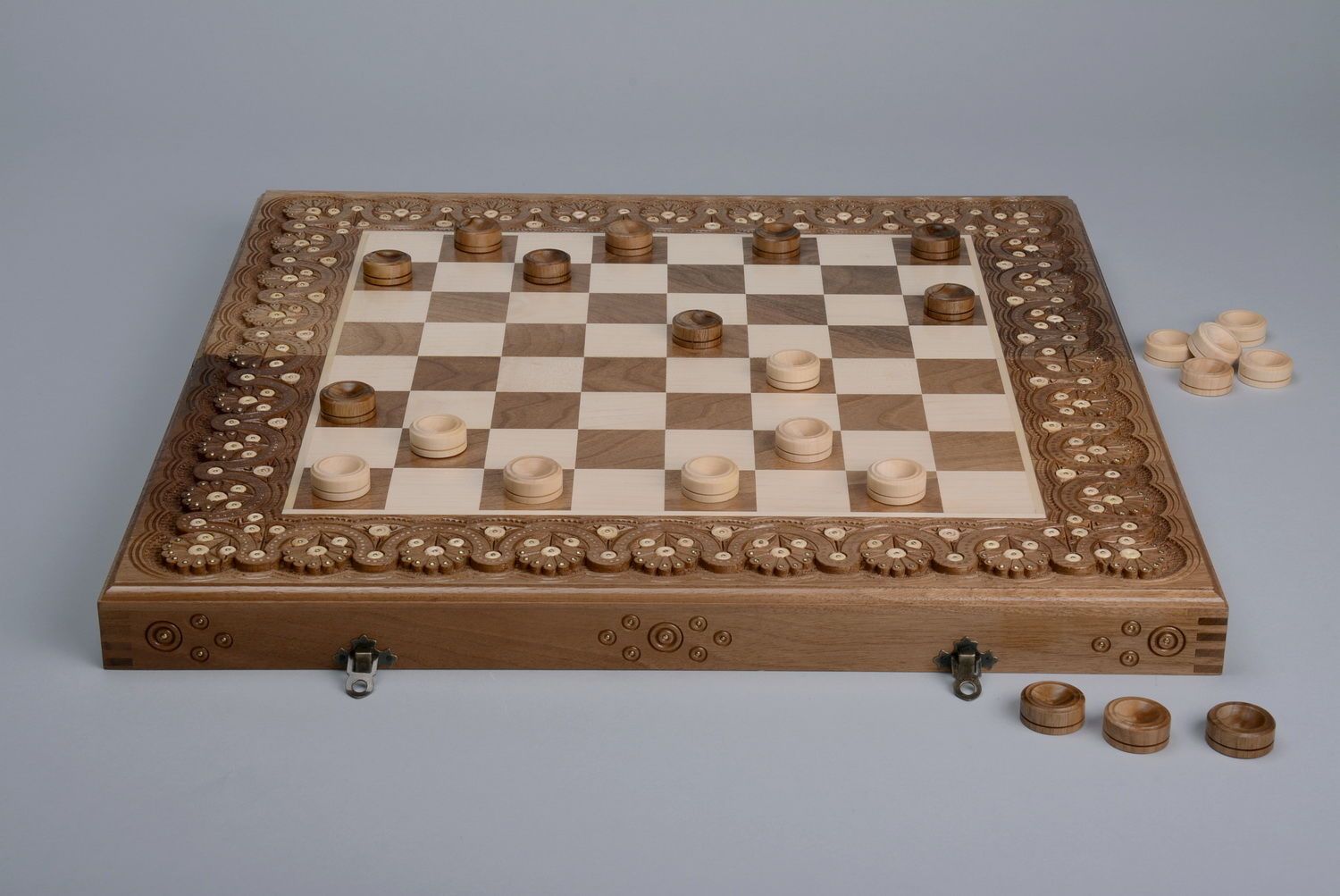 Деревянный набор Шахматы, шашки, нарды фото 3