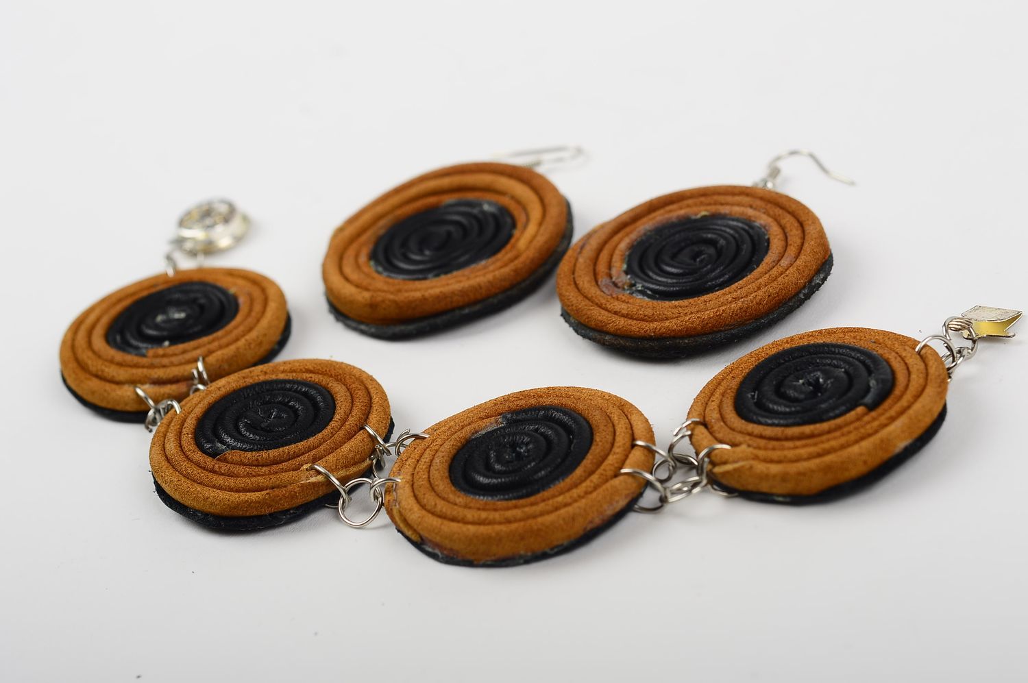 Set de Bijoux fait main en cuir marron ronds design de créateur Cadeau femme photo 3