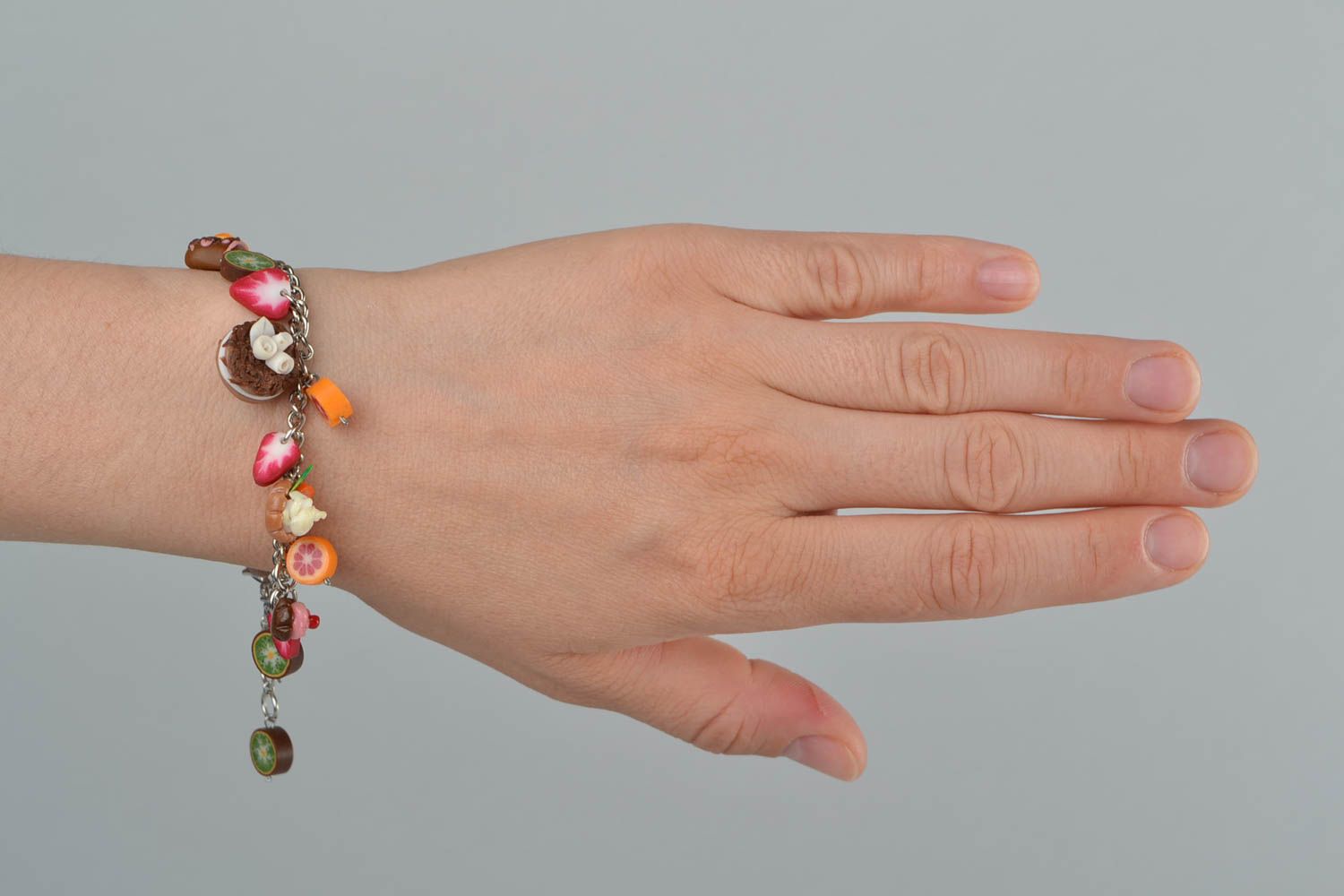 Schönes Süßigkeiten Armband aus Polymer Ton handmade Schmuck für Frauen foto 3