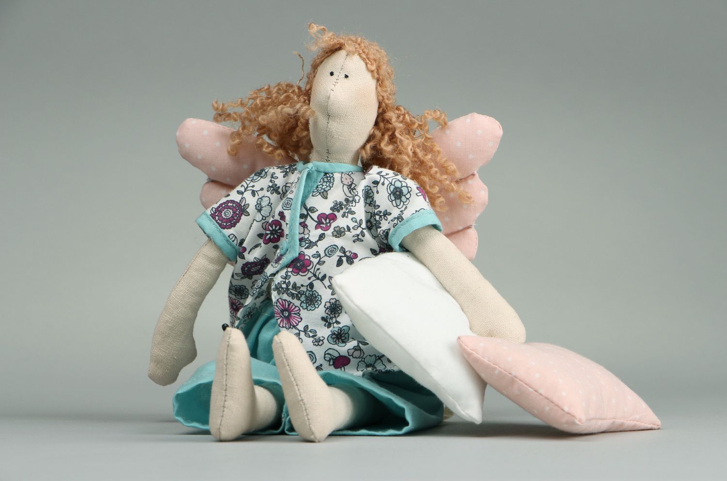 Handmade Stoff Spielzeug Designer Puppe Engel schöne Puppe mit Flügeln foto 3