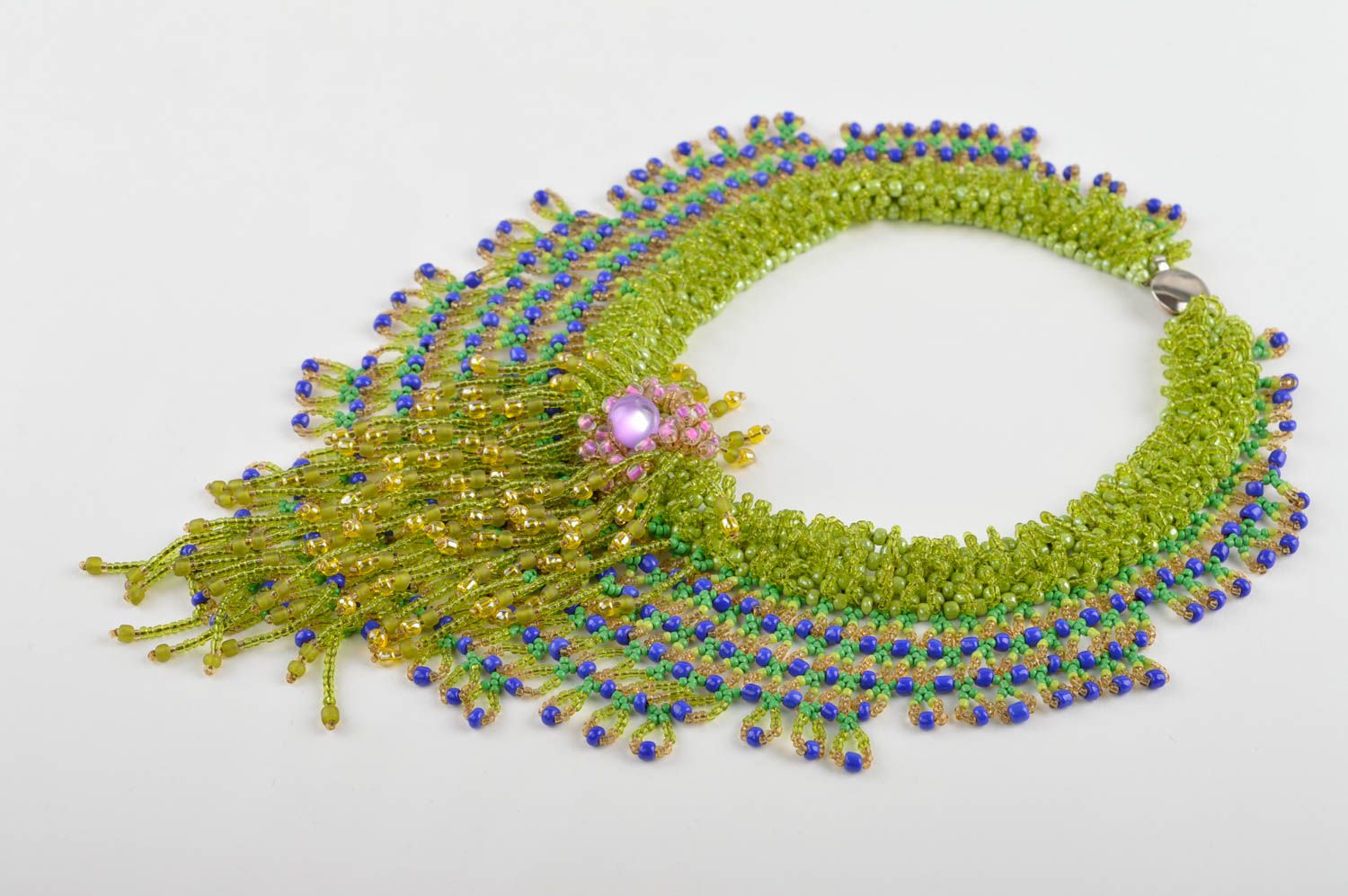 Collana di perline fatta a mano originale bigiotteria da donna color verde 
 foto 3