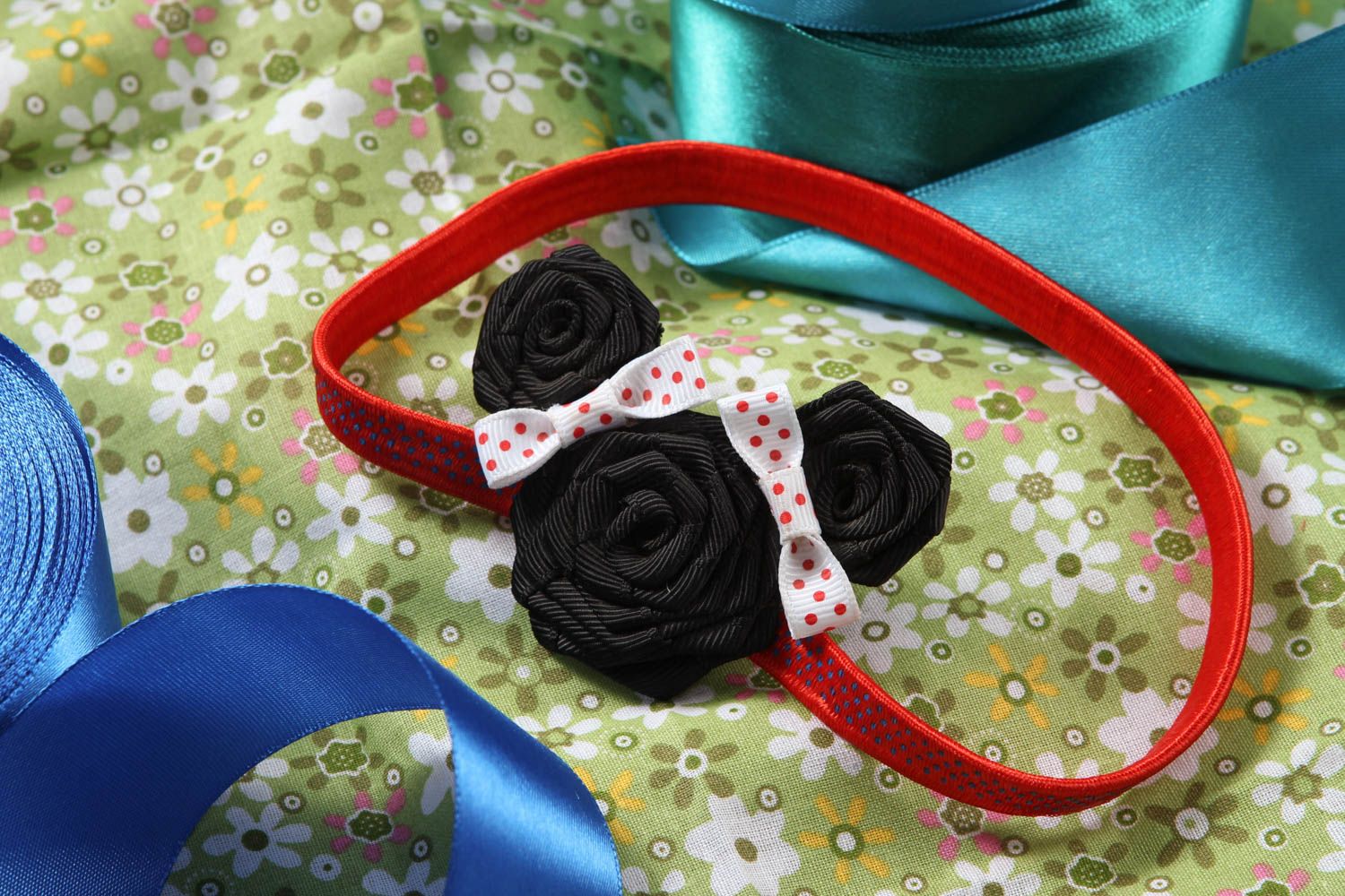 Handmade Haarband mit Blumen Accessoires für Haare dünnes Blumen Haarband schön foto 1