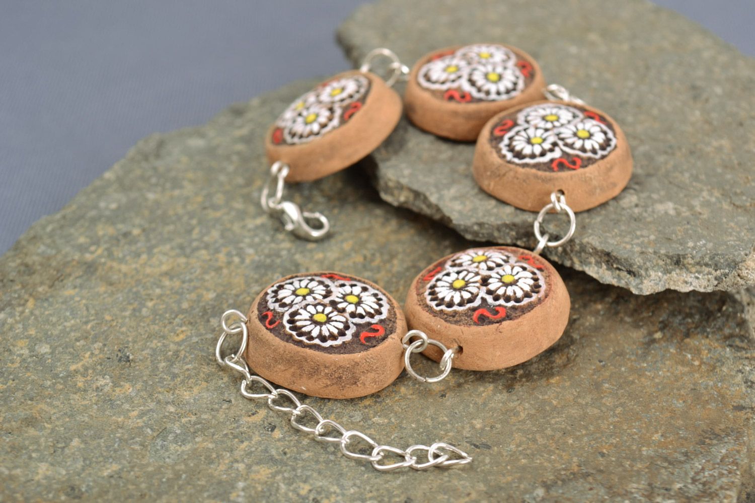 Bracelet en argile avec peinture de couleurs acryliques fait main motif floral photo 1