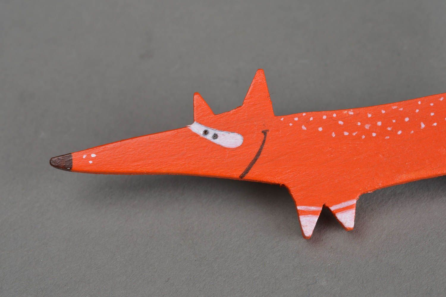 Künstlerische Brosche Fuchs aus Holz klein mit Nadel interessant lustig handmade foto 3