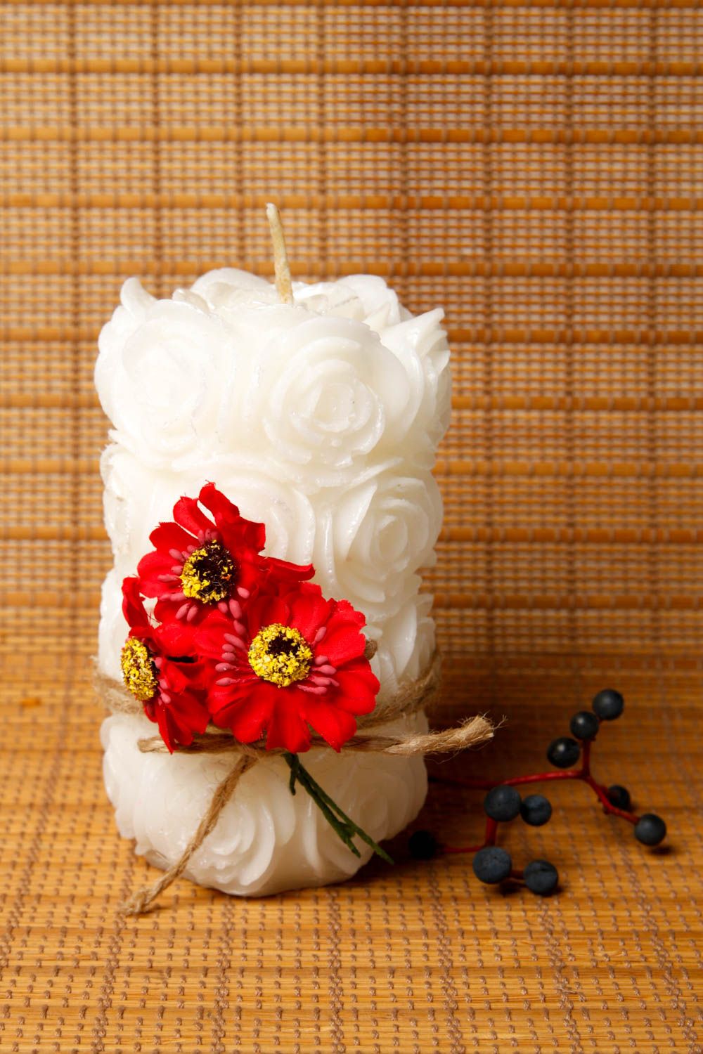 Handmade weiße dekorative Kerze schöne Kerze aus Paraffin mit Rosen Haus Deko  foto 1