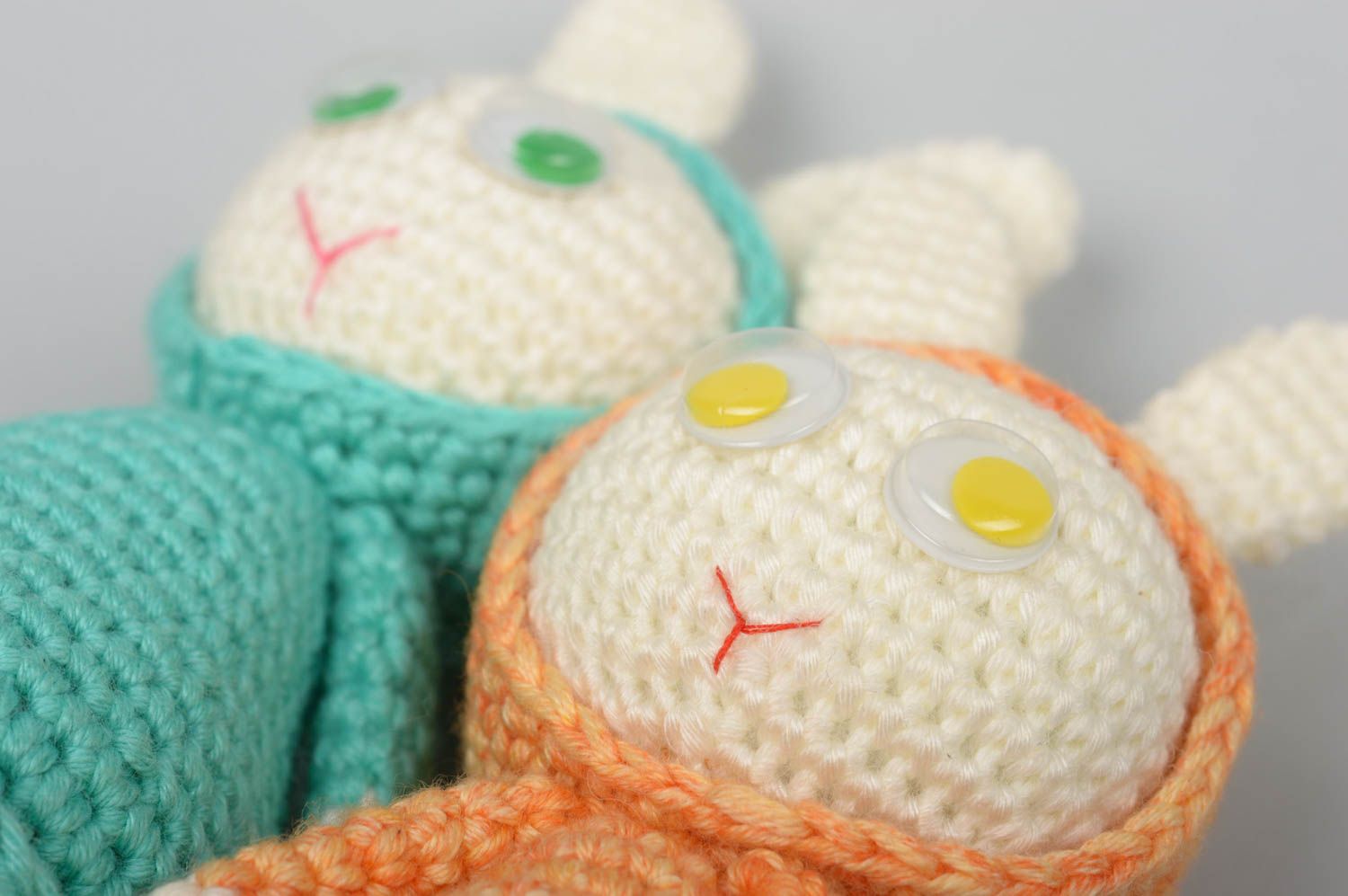 Peluches lapins faites main Jouets tricotés au crochet 2 pièces Cadeau enfant photo 3