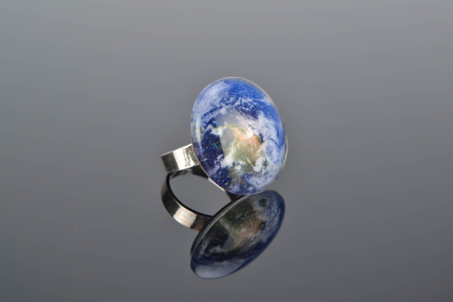Runder Ring aus Metall Erde foto 1