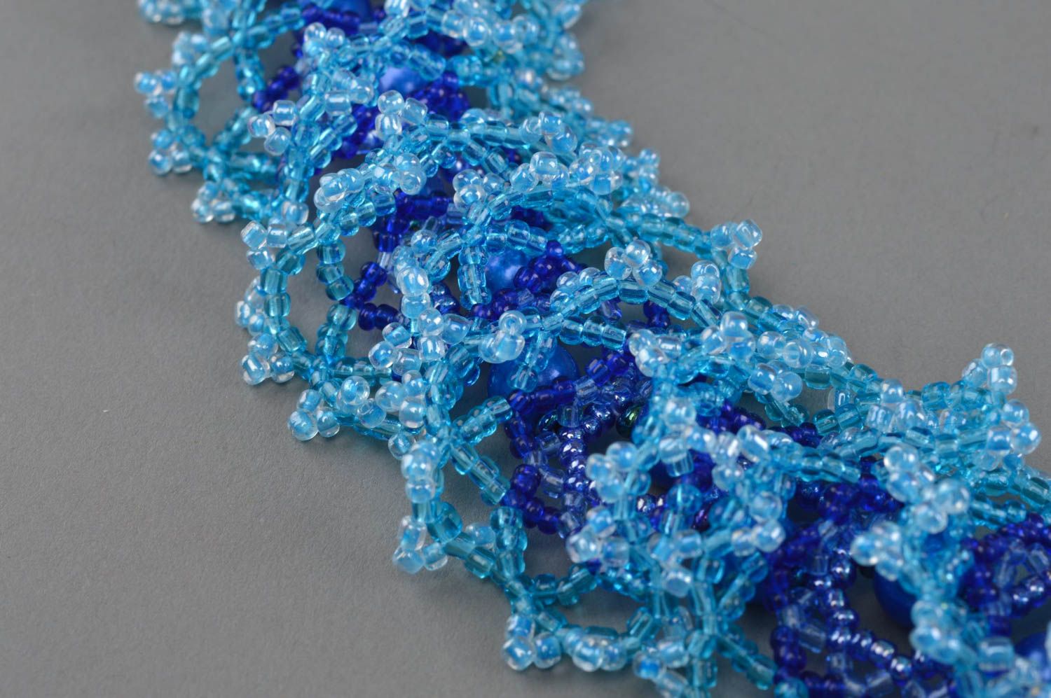 Ожерелье из бисера и бусин ручной работы красивое авторское Синий град фото 4